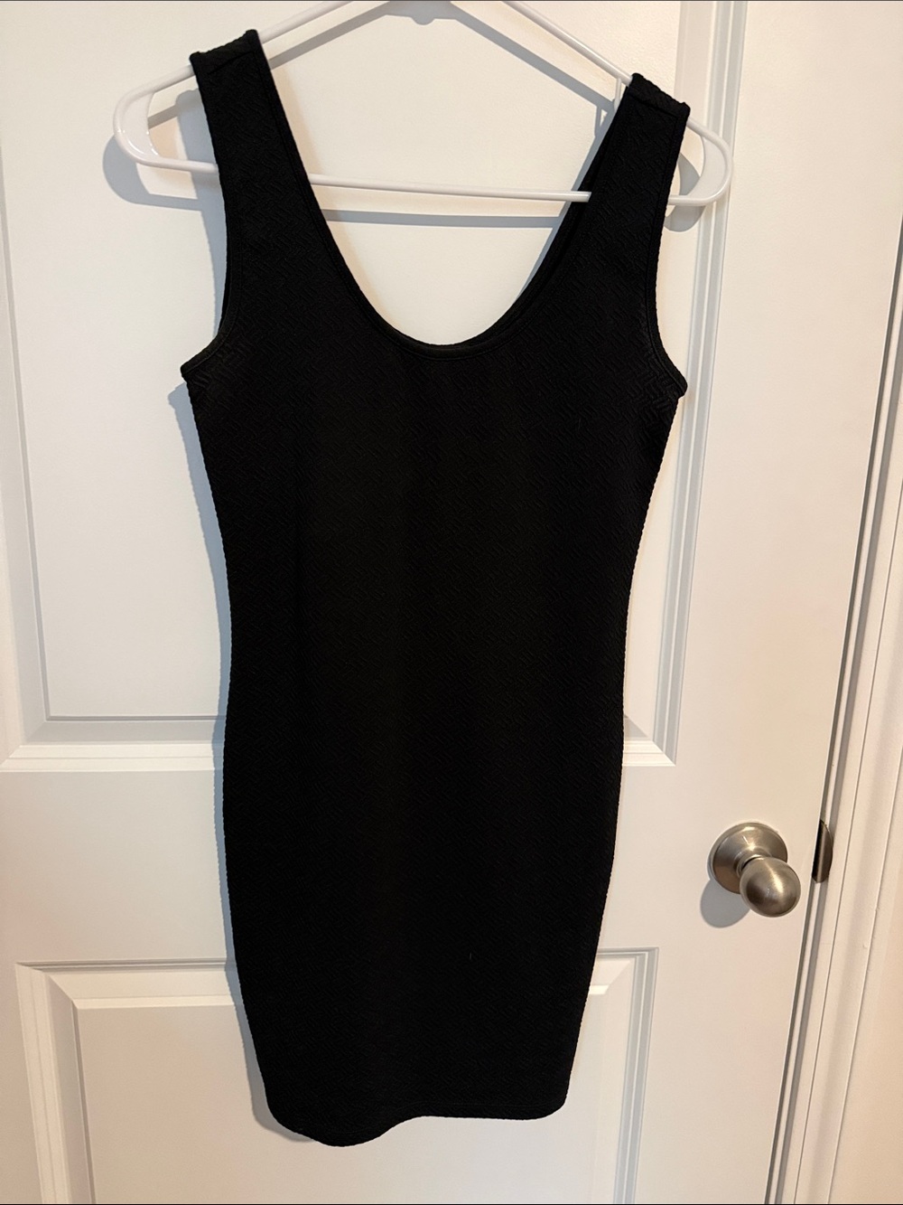 Forever 21 Black Sleeveless Scoop Neck Mini Dress